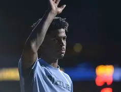 灰熊队实力强劲,轻松战胜对手取得连胜称号